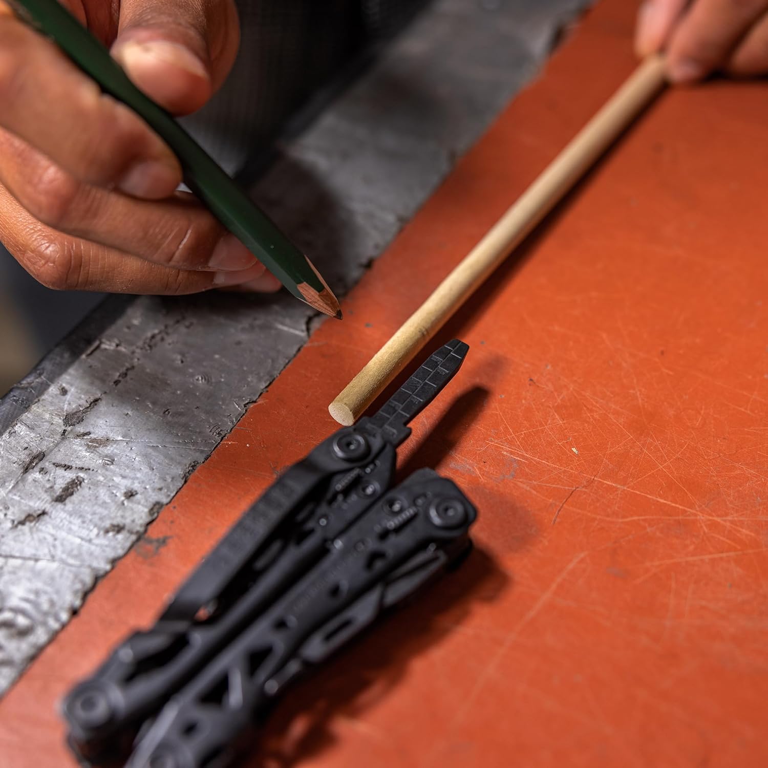 Versatile EDC Multitool 15-in-1™